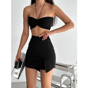 Kadın Siyah Önü Yırtmaçlı Şort Etek