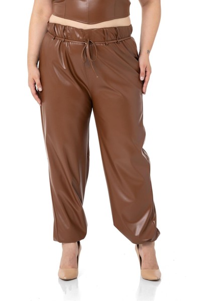 Büyük Beden Paçası Büzgü Detaylı Deri Kahverengi Pantolon