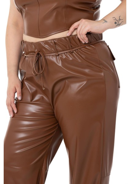 Büyük Beden Paçası Büzgü Detaylı Deri Kahverengi Pantolon fırsatları