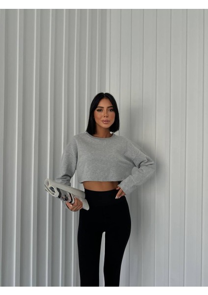 Kadın Bisiklet Yaka Oversize Sweatshirt Crop modelleri