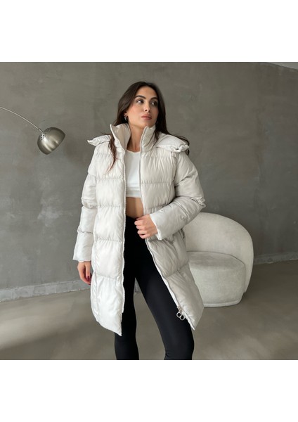 Kapüşonlu Uzun Şişme Mont