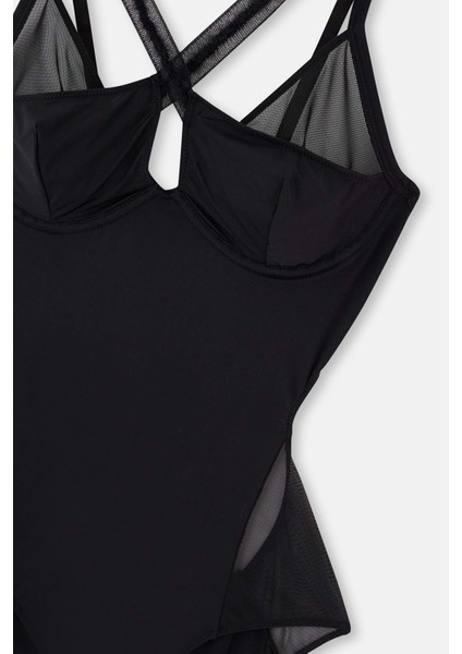 Siyah Tül Detaylı Bodysuit fırsatları