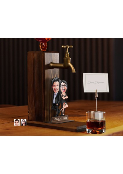 Gift Kişiye Özel Sevgililer Karikatürlü Musluklu Ahşap Viski Standı-3, Viski Çeşmesi, Doğum Günü Hediyesi, Içecek Dispenseri modelleri