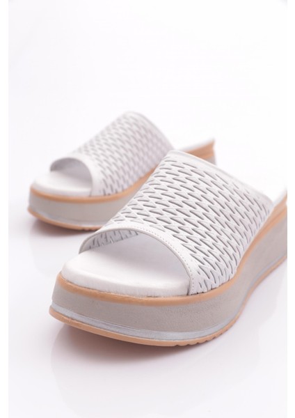 1800 Kadin Terlik fırsatları