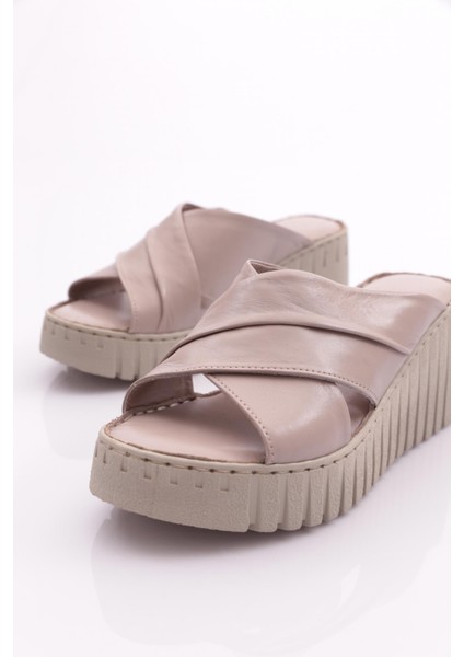 252 Kadin Çift Şeritli Terlik fırsatları