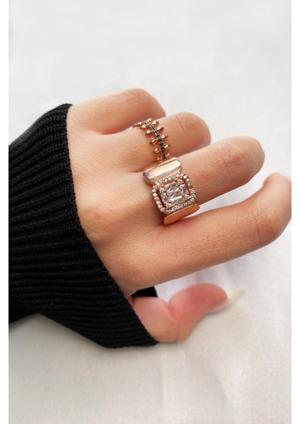 925 Ayar Gümüş Taş İşlemeli Zirkon Yüzük