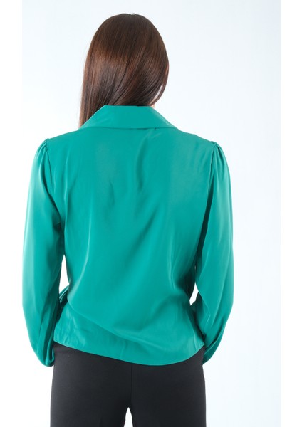 Zümrüt Kruvaze Detaylı Bluz 4202630.123 fırsatları