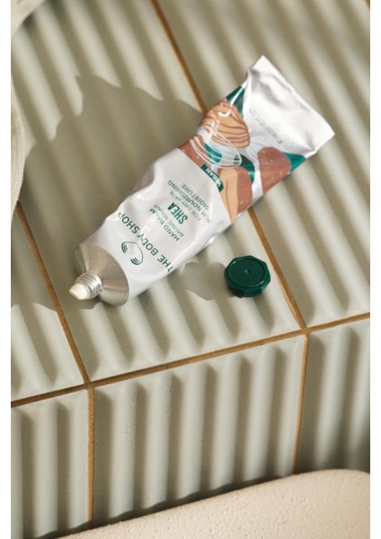 Shea El Balmı Kuru Ciltler İçin Yoğun Nemlendirici 30 ML Vegan Formül modelleri