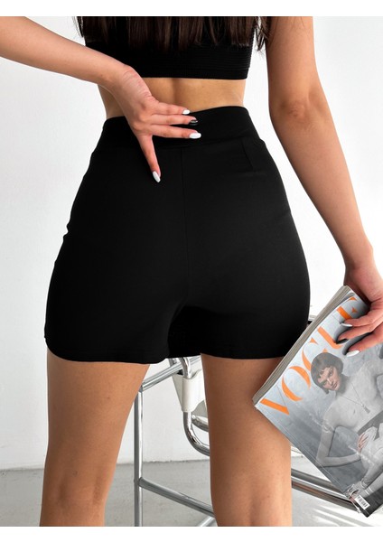 Kadın Siyah Önü Yırtmaçlı Şort Etek indirimleri