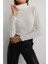 Kadın Beyaz Likralı Esnek Boğazlı Triko Kazak 1