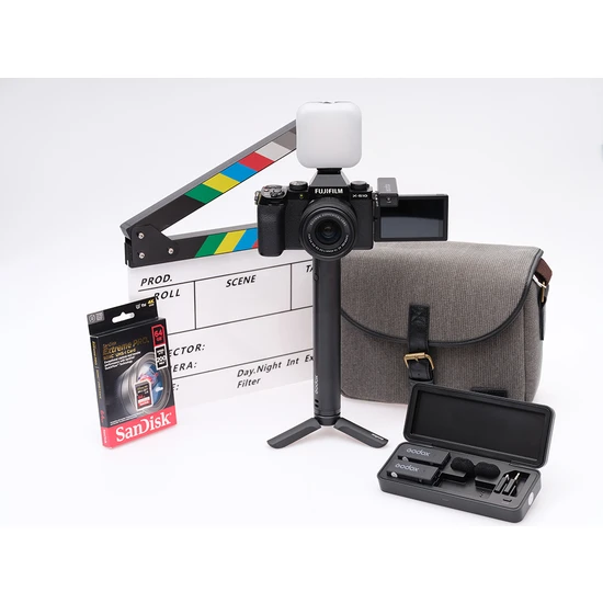 Fujifilm X-S10 Siyah + XC15-45 mm  Vlogger Hazır Kit