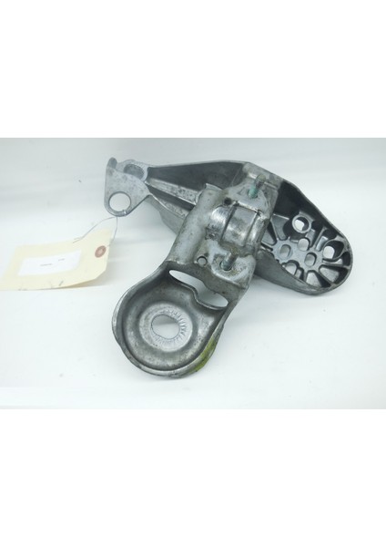 Audi A4 2001-2008 1.8T Sağ Motor Kulağı Braketi