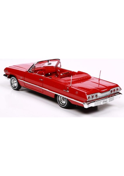 Chevrolet Impala 1963-1.24 Ölçek Kırmızı