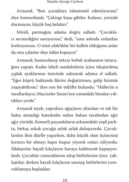 Köprü Altındaki Aile - Natalie Savage Carlson