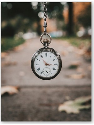 Cakatablo Ahşap Tablo Köstekli Saat Silüet Arkaplan