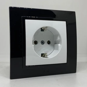 Zena Topraklı Priz Çerçeveli Siyah Beyaz Renkli