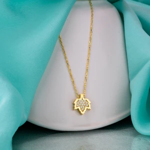 Gümüş Kolye  Swarovskı Taşlı Çınar Yaprağı Temalı Altın renk Kaplama Bayan Kolye