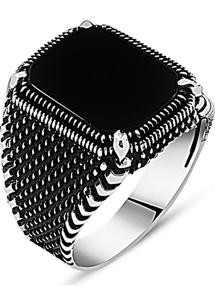 Nokta Işlemeli Siyah Köşeli Oniks Taşlı 925 Ayar Gümüş Erkek Yüzük modelleri