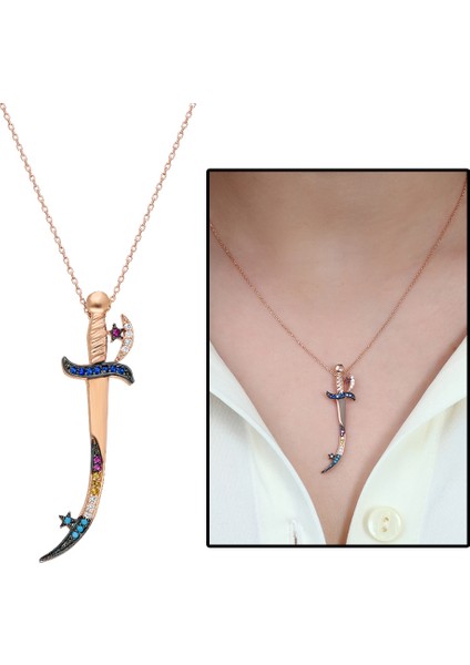 Renkli Zirkon Taşlı Kılıç Tasarım 925 Ayar Gümüş Kadın Kolye
