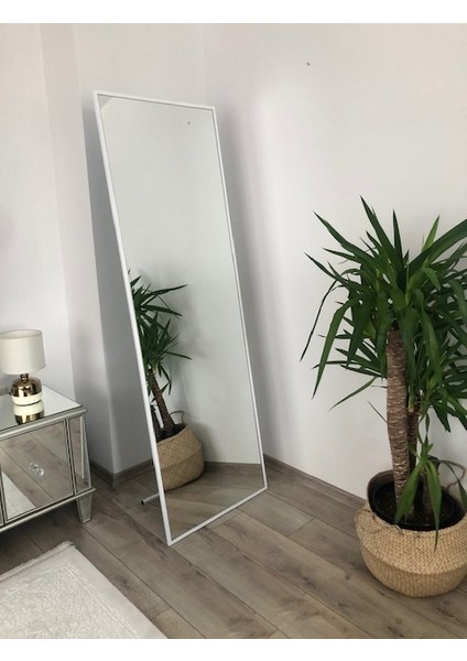 Beyaz Metal Çerçeveli Ayaklı 180X60 cm Boy Aynası