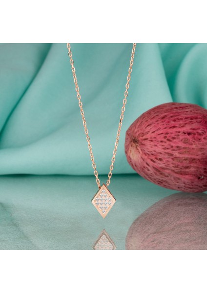 Taşlı Kadın Rose Kaplama Gümüş Kolye