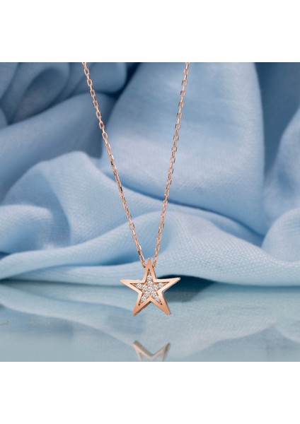 Taşlı Yıldız Temalı Rose Kaplama Kadın Gümüş Kolye