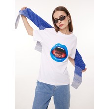 Moschino Bisiklet Yaka Baskılı Beyaz Kadın T-Shirt A0710