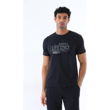 Erkek Lacivert Renk Amerikan Pike Kumaş Bisiklet Yaka Yazı Baskılı Kısa Kol T-Shirt - 138