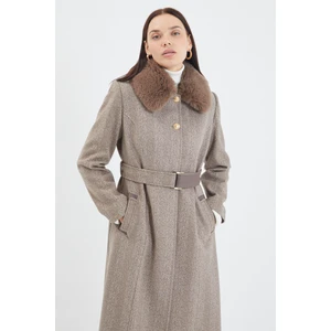 Kürk Yaka Kemer Detaylı Kaşe Manto