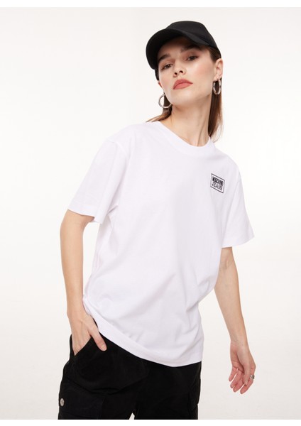 Bisiklet Yaka Baskılı Beyaz Kadın T-Shirt J0711