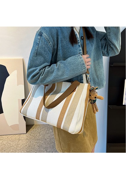 Şık ve Çok Yönlü, Büyük Kapasiteli, Basit Çapraz Askılı Çanta (Yurt Dışından) fırsatları