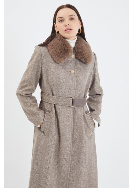 Kürk Yaka Kemer Detaylı Kaşe Manto