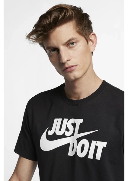 AR5006-011 M Nsw Tee Just Do It Swoosh Erkek Tişört