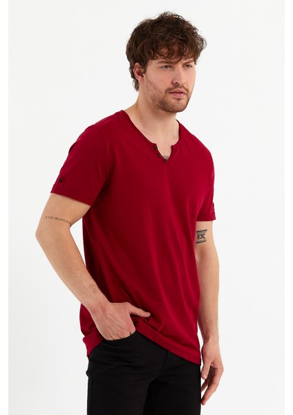 2135 Yeni Sezon Armut Yaka Düğme Detaylı T-Shirt fırsatları