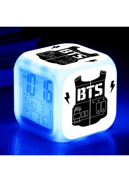 7 Renkli LED Kare Dijital Alarmlı Saat - Beyaz (Yurt Dışından)