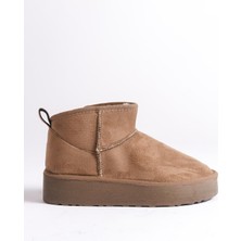 Capone Outfitters Raina Kalın Tabanlı Yuvarlak Burunlu Kürklü Kısa Kadın Bot