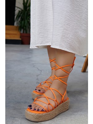 Laminta Glad Turuncu Hasır Detaylı Bağlamalı Sandalet