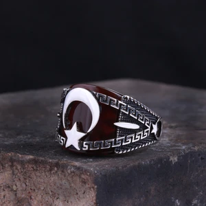 FK Gümüş Ay Yıldız Motifli Kırmızı Akik Taşlı Erkek Gümüş Yüzük