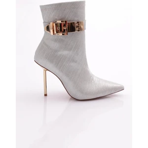 8000 Kadin Topuklu Bot