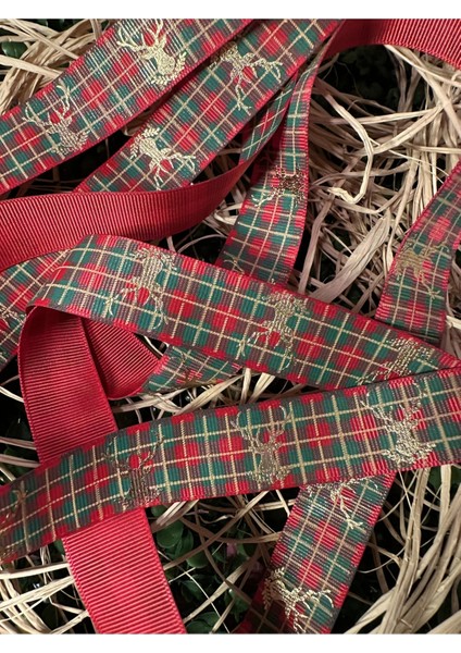 Yılbaşı Kurdele Süsleme Malzemesi ( 1.sınıf Varaklı 2.85 M 2.5 cm En ) fırsatları