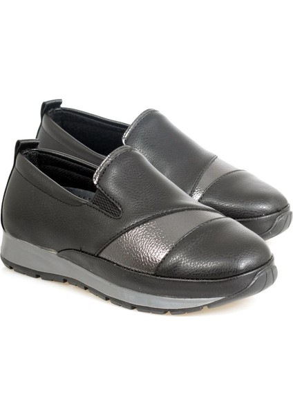 Siyah Yanları Lastikli Gri Şerit Geçişli Bayan Ayakkabısı