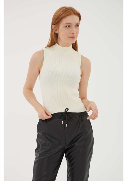 Yarım Balıkçı Yaka Crop Bluz Bayan Bluz 23K0064K1 fiyatları