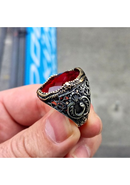Kırmızı Zirkon Taşlı Vav Desenli Gümüş Yüzük modelleri