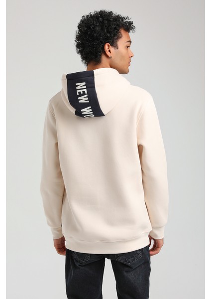 Kapüşonlu Ekru Slim Fit Hoodie 23FWM64046 indirimleri