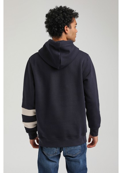 Kapüşonlu Lacivert Slim Fit Hoodie 23FWM64054 fırsatları