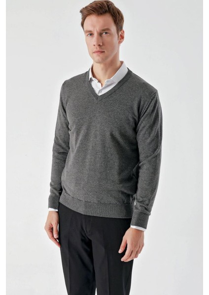 Slimfit V Yaka Düz Basic Model Pamuklu Erkek Uzun Kol Triko Kazak modelleri