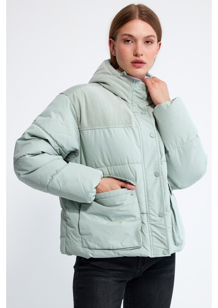 Kadın Khloe Ada Çayı Regular Fit Kapüşonlu Kadife Detaylı Puffer Mont