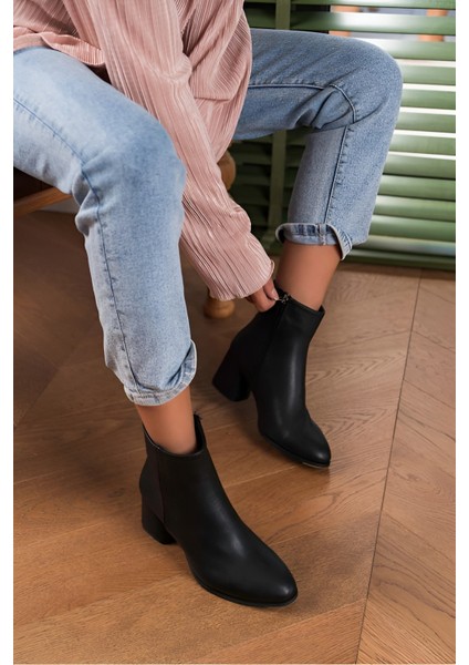 Siyah Mat Fermuar Detaylı Rahat Kadın Topuklu Bot modelleri