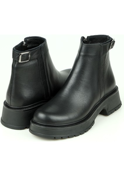 Deri Kısa Kadın Bot