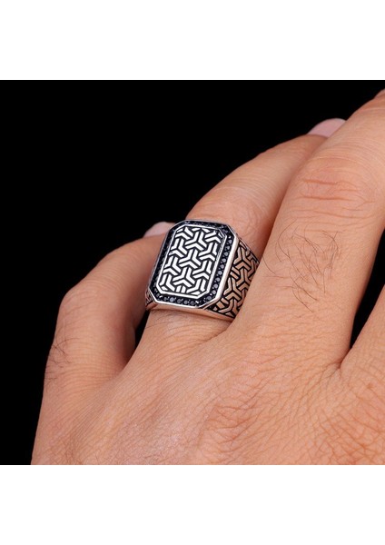 925 Ayar Gümüş Piramit Model Erkek Yüzük